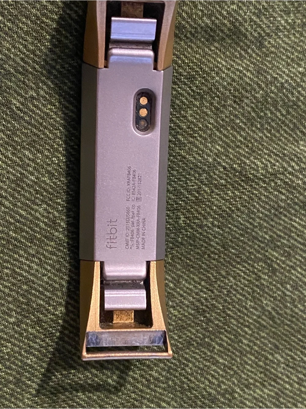 fitbit Rose Gold Metal Mesh Band Smart Tracker with Black Display